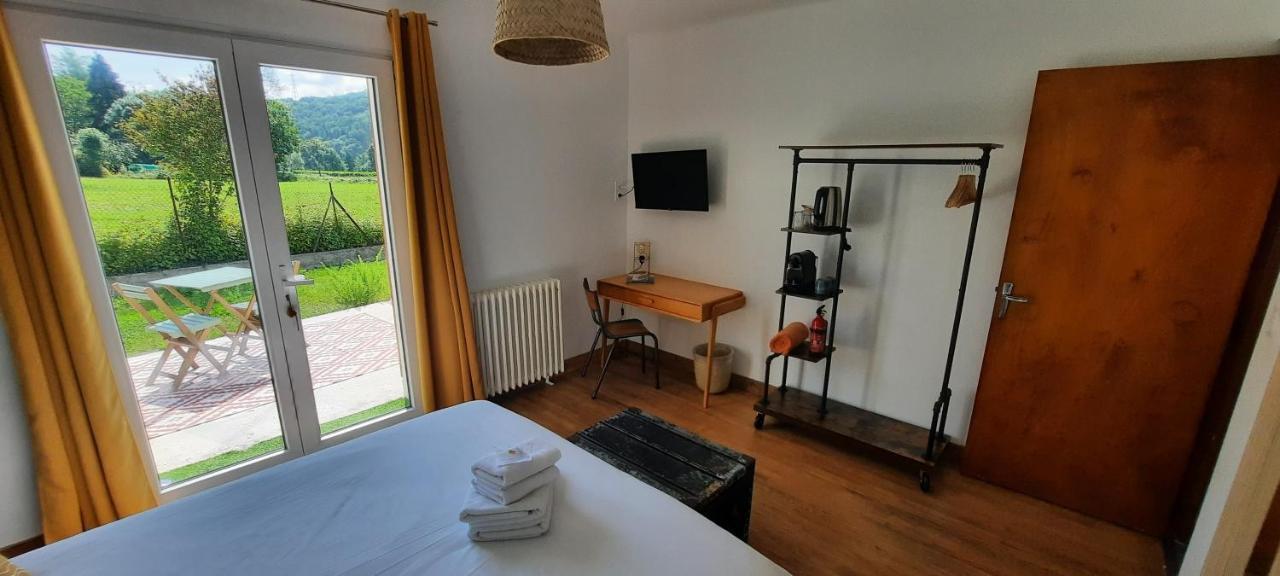 Bed and Breakfast Le Jardin De Moulis, Saint Girons, Ariege, Pyrenees, Экстерьер фото