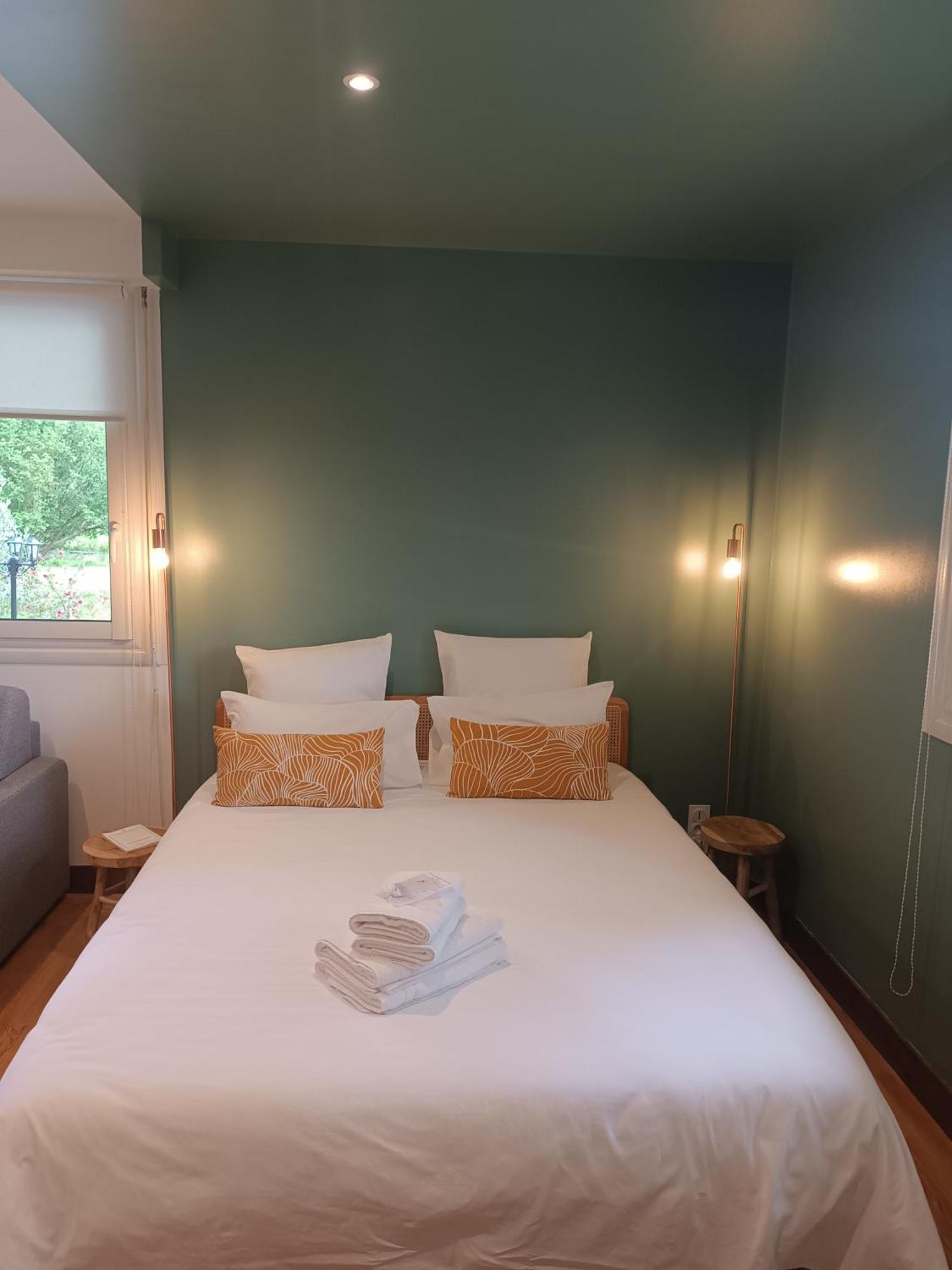 Bed and Breakfast Le Jardin De Moulis, Saint Girons, Ariege, Pyrenees, Экстерьер фото