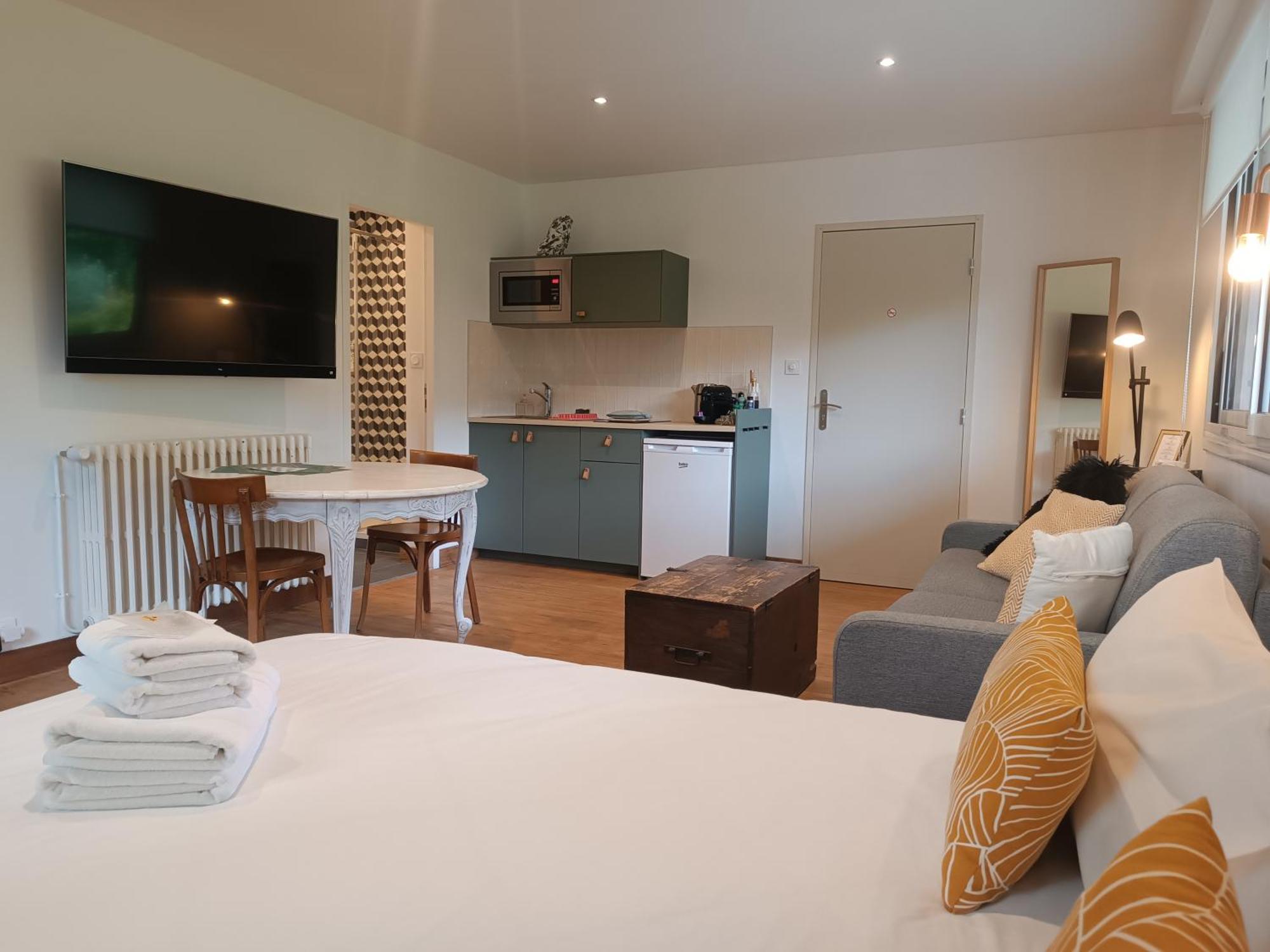 Bed and Breakfast Le Jardin De Moulis, Saint Girons, Ariege, Pyrenees, Экстерьер фото