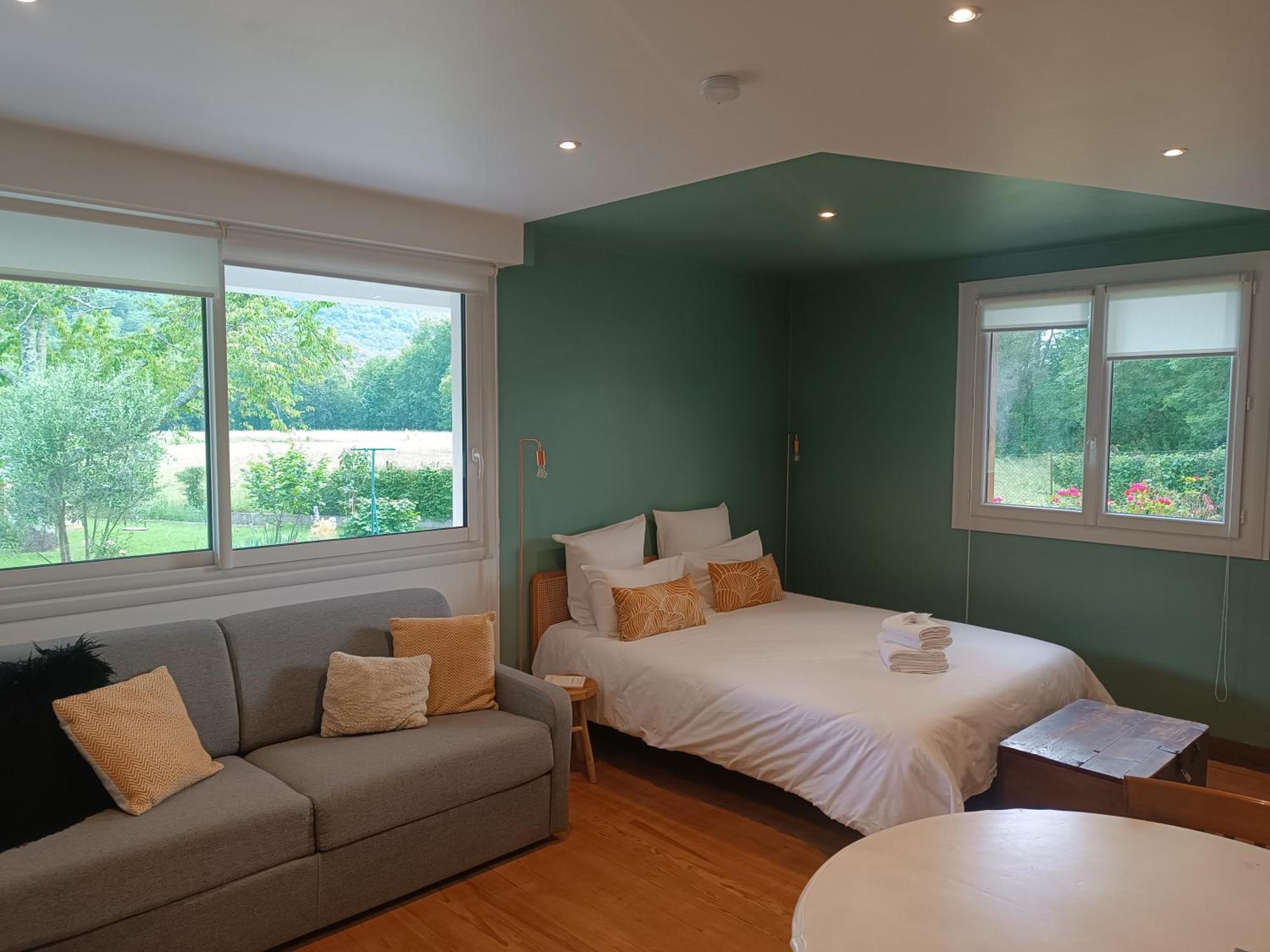 Bed and Breakfast Le Jardin De Moulis, Saint Girons, Ariege, Pyrenees, Экстерьер фото