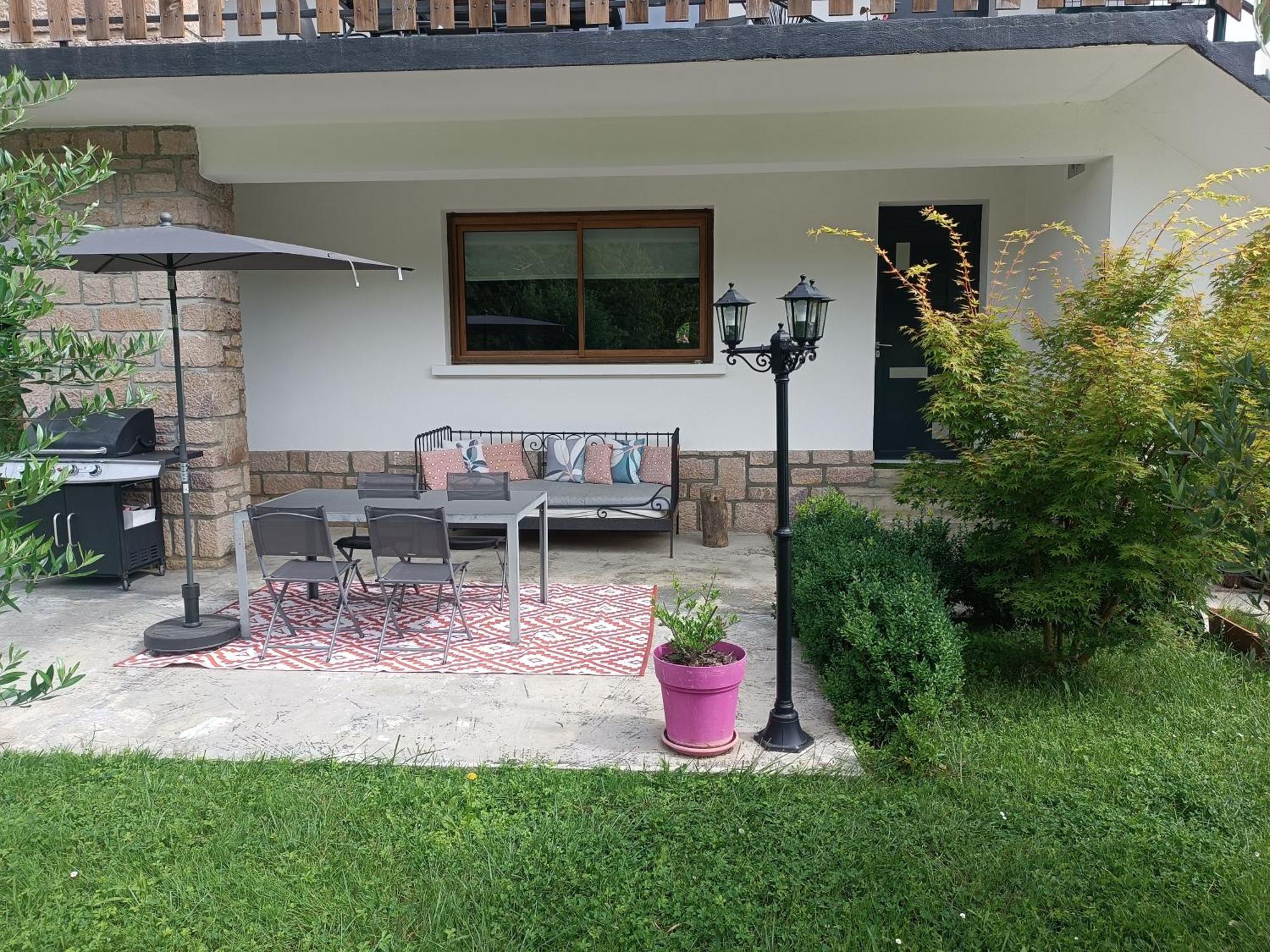 Bed and Breakfast Le Jardin De Moulis, Saint Girons, Ariege, Pyrenees, Экстерьер фото