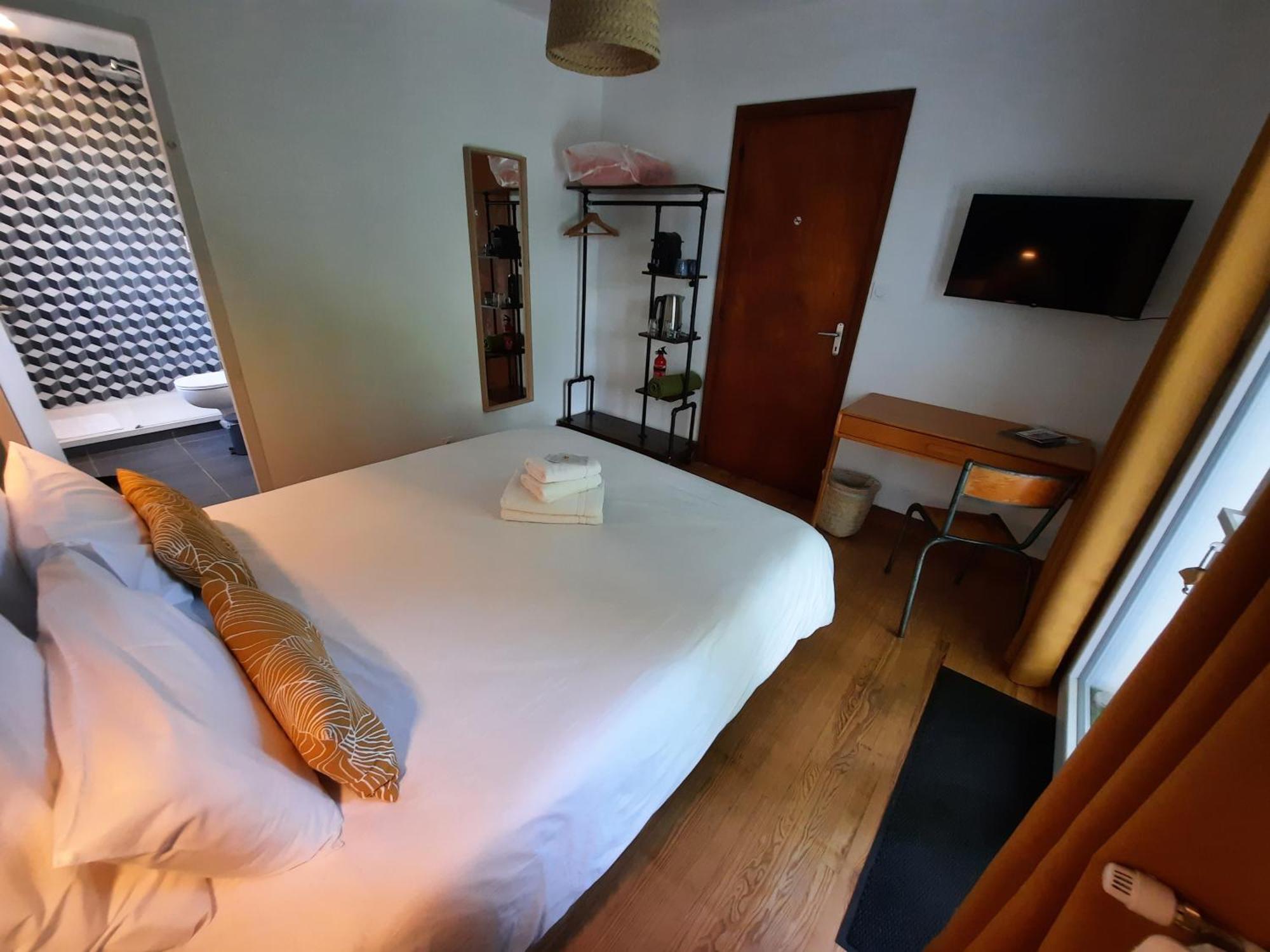 Bed and Breakfast Le Jardin De Moulis, Saint Girons, Ariege, Pyrenees, Экстерьер фото