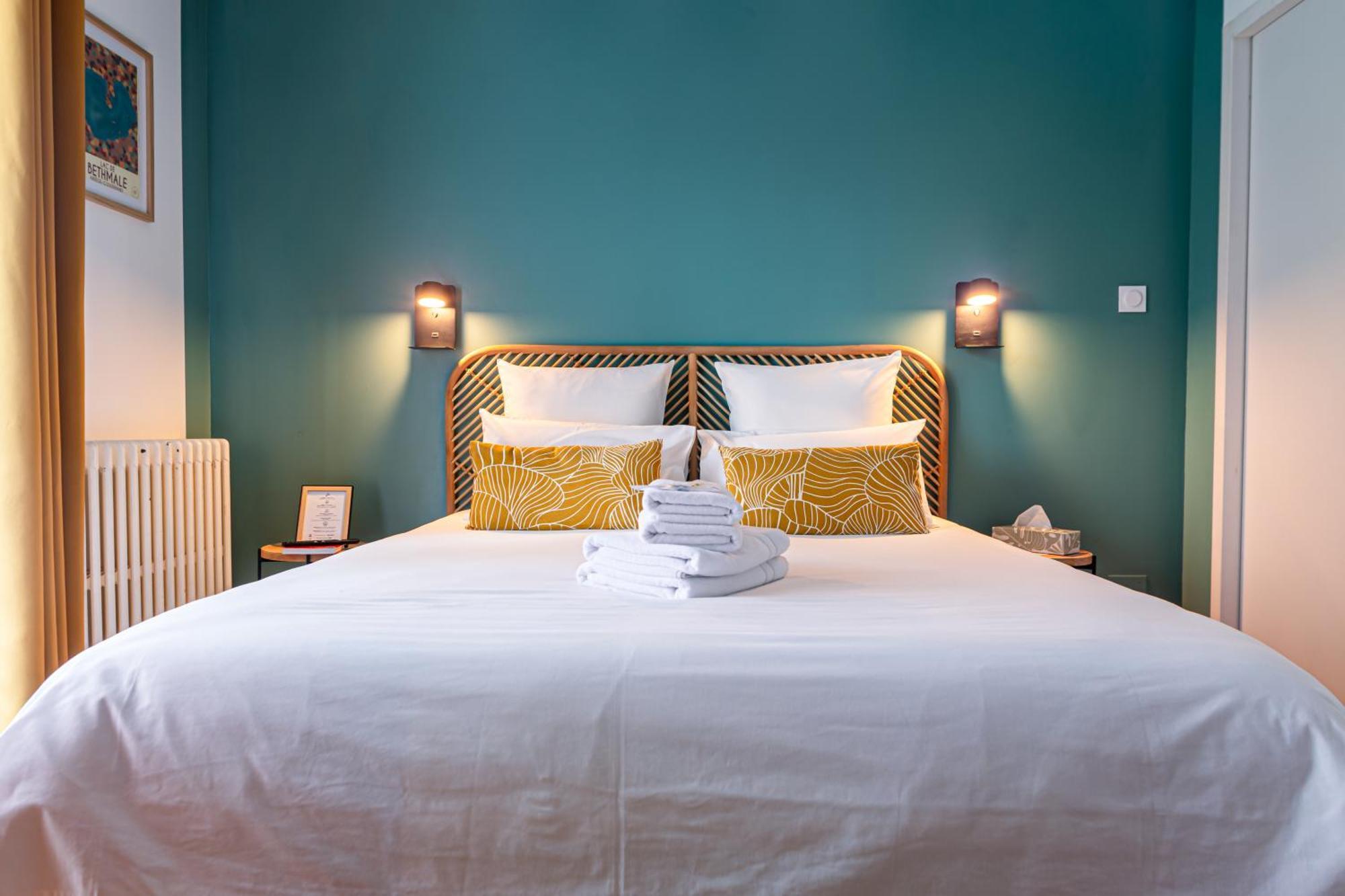Bed and Breakfast Le Jardin De Moulis, Saint Girons, Ariege, Pyrenees, Экстерьер фото